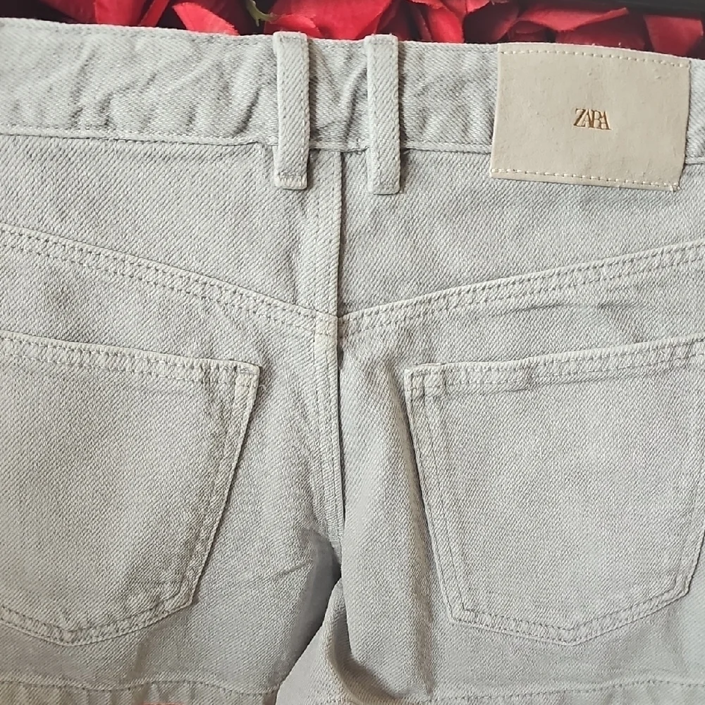 Zara NWT Girls Stylish Gray Denim Shorts With Studded Pockets Size 8